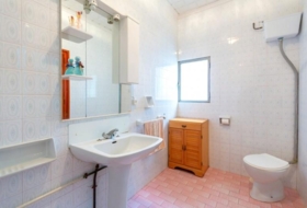 Llombai 330&nbsp;м²