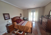 Chalet independiente con terreno en venta en la España, Valencia de Don Juan, ref: TR416011 foto