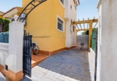 Chalet independiente con terreno en venta en la España, Orihuela, ref: TR416045 foto