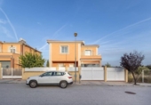 Chalet independiente con terreno en venta en la España, Atarfe, ref: TR353322 foto