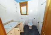 Casa de pueblo en venta en la España, Rocafort, ref: TR416103 foto