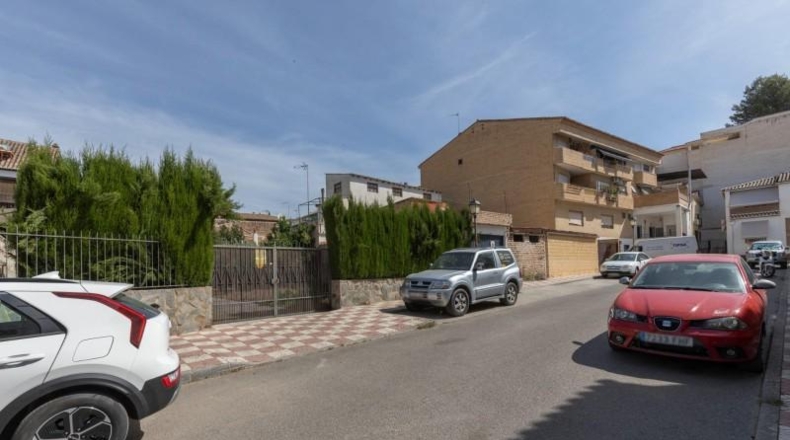 Granada - Huétor Vega - 737m2