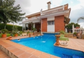 Chalet independiente con terreno en venta en la España, Mont-roig del Camp, ref: TR349041 foto