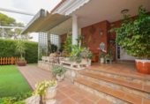 Chalet independiente con terreno en venta en la España, Mont-roig del Camp, ref: TR349041 foto