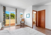 Chalet independiente con terreno en venta en la España, L'Alfàs del Pi, ref: TR416144 foto