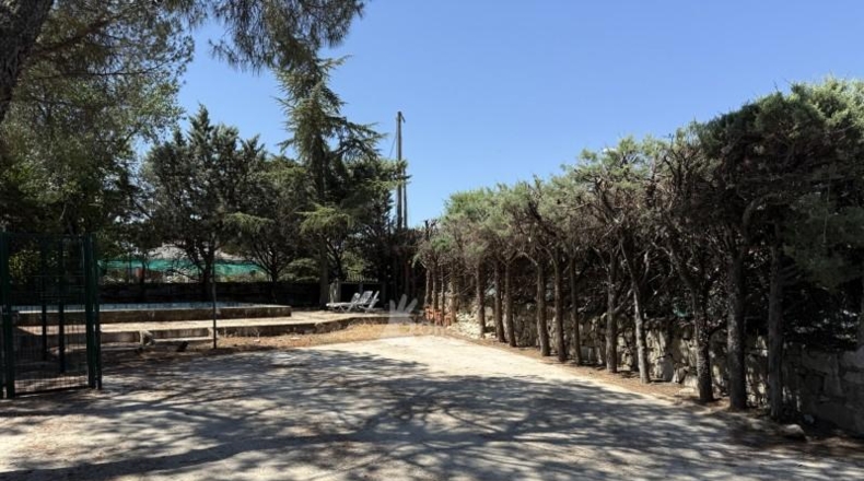 Comunidad de Madrid - Галапагар - 1700m2