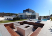 Chalet independiente con terreno en venta en la España, Benijófar, ref: TR241643 foto