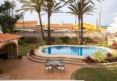 Chalet independiente con terreno en venta en la España, Dénia, ref: TR260245 foto