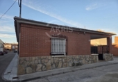 Chalet independiente con terreno en venta en Santa Olalla ref: TR416150 foto