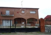 Chalet adosado con terreno en venta en Población de Arroyo ref: TR416189 foto