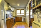 Chalet independiente con terreno en venta en Teruel ref: TR416204 foto