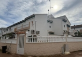 Chalet independiente con terreno en venta en la España, Torrevieja, ref: TR416299 foto