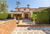 Chalet independiente con terreno en venta en la España, Albolote, ref: TR416333 foto