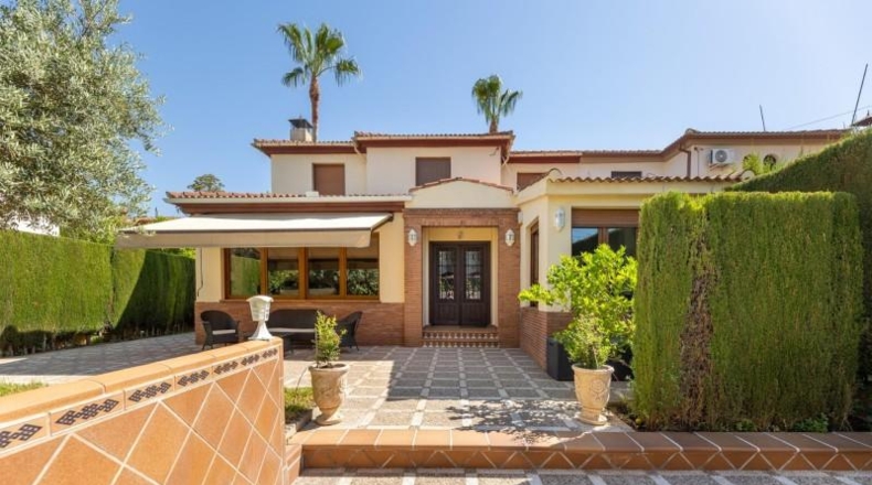 Granada - Albolote - 344m2