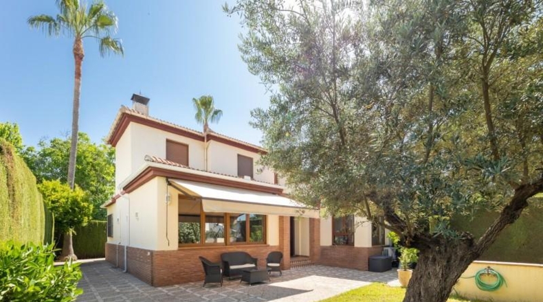 Granada - Albolote - 344m2