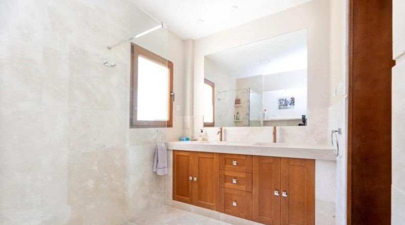 Granada - Albolote - 344m2