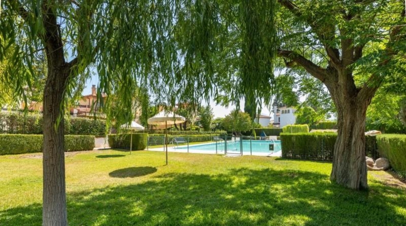 Granada - Albolote - 344m2
