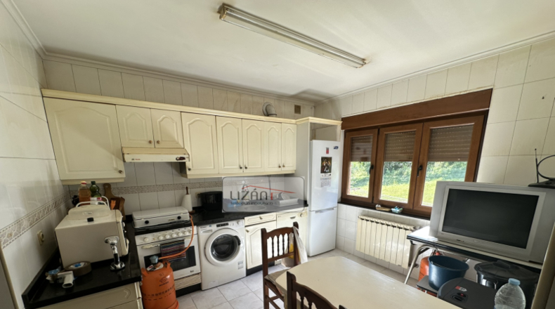 Astúries - Pola de Siero - 7300m2
