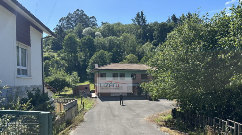 Astúries - Pola de Siero - 7300m2