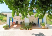 Chalet independiente con terreno en venta en la España, Ontinyent, ref: TR416339 foto