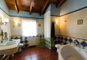 Chalet independiente con terreno en venta en la España, Ontinyent, ref: TR416339 foto
