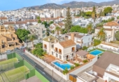 Chalet independiente con terreno en venta en la España, Nerja, ref: TR346428 foto