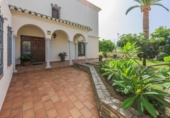 Chalet independiente con terreno en venta en la España, Nerja, ref: TR346428 foto