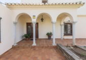 Chalet independiente con terreno en venta en la España, Nerja, ref: TR346428 foto