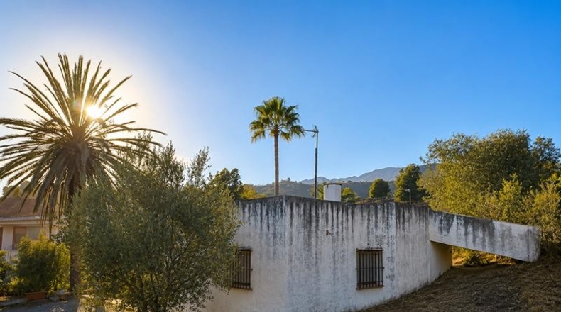 Málaga - Estepona - 20000m2