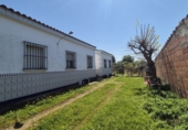 Chalet independiente con terreno en venta en Badajoz ref: TR416366 foto