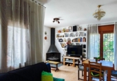 Отдельно стоящий дом с участком на продажу в городе Monistrol de Calders Фото