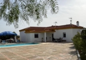 Chalet independiente con terreno en venta en la España, Carmona, ref: TR406065 foto