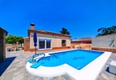 Chalet independiente con terreno en venta en la España, Chiclana de la Frontera, ref: TR416448 foto