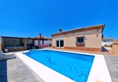 Chalet independiente con terreno en venta en la España, Chiclana de la Frontera, ref: TR416448 foto