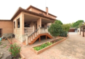 Chalet independiente con terreno en venta en la España, Getafe, ref: TR353020 foto