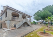 Chalet independiente con terreno en venta en la España, Cheste, ref: TR380730 foto