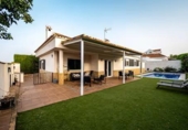 Chalet independiente con terreno en venta en la España, Espartinas, ref: TR416714 foto