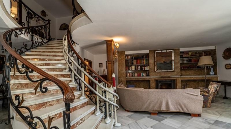 Sevilla - Valencina de la Concepción - 373m2