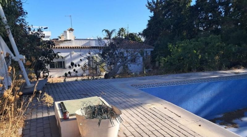 Malaga - Estepona - 2465m2