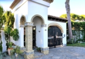 Chalet independiente con terreno en venta en la España, Chiclana de la Frontera, ref: TR287691 foto