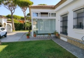 Chalet independiente con terreno en venta en la España, Chiclana de la Frontera, ref: TR287691 foto