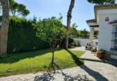 Chalet independiente con terreno en venta en la España, Chiclana de la Frontera, ref: TR287691 foto