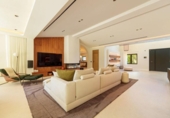 Chalet independiente con terreno en venta en la España, Marbella, ref: TR333685 foto