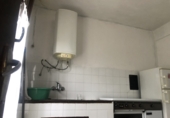 Отдельно стоящий дом с участком на продажу в городе Prases Фото