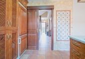Таунхаус с участком на продажу в городе Mairena del Aljarafe. Фото