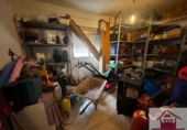 Отдельно стоящий дом с участком на продажу в городе Villamarchante. Фото