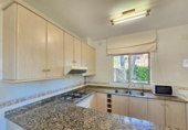 Chalet independiente con terreno en venta en la España, Canyelles, ref: TR416928 foto