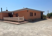 Chalet independiente con terreno en venta en la España, Alicante, ref: TR417024 foto