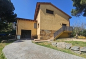 Chalet independiente con terreno en alquiler en la España, Fogars de la Selva, ref: TR417150 foto