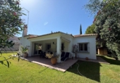 Chalet independiente con terreno en alquiler en la España, Conil de la Frontera, ref: TR417149 foto